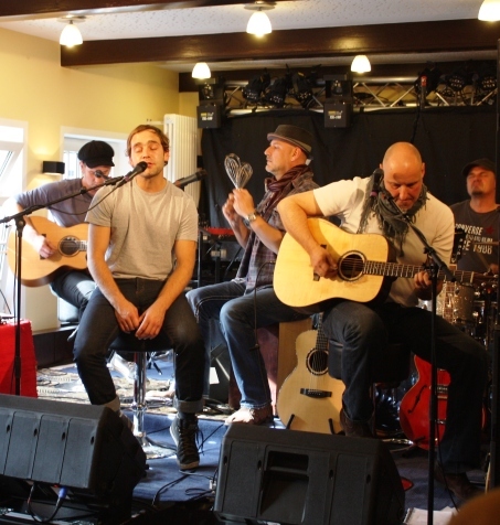 Bosse beim Soundcheck in der Jugendherberge Worpswede