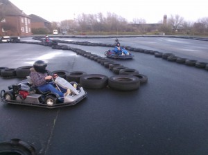 Kartbahn fahren auf dem GelAi??nde der Jugendherberge Borkum